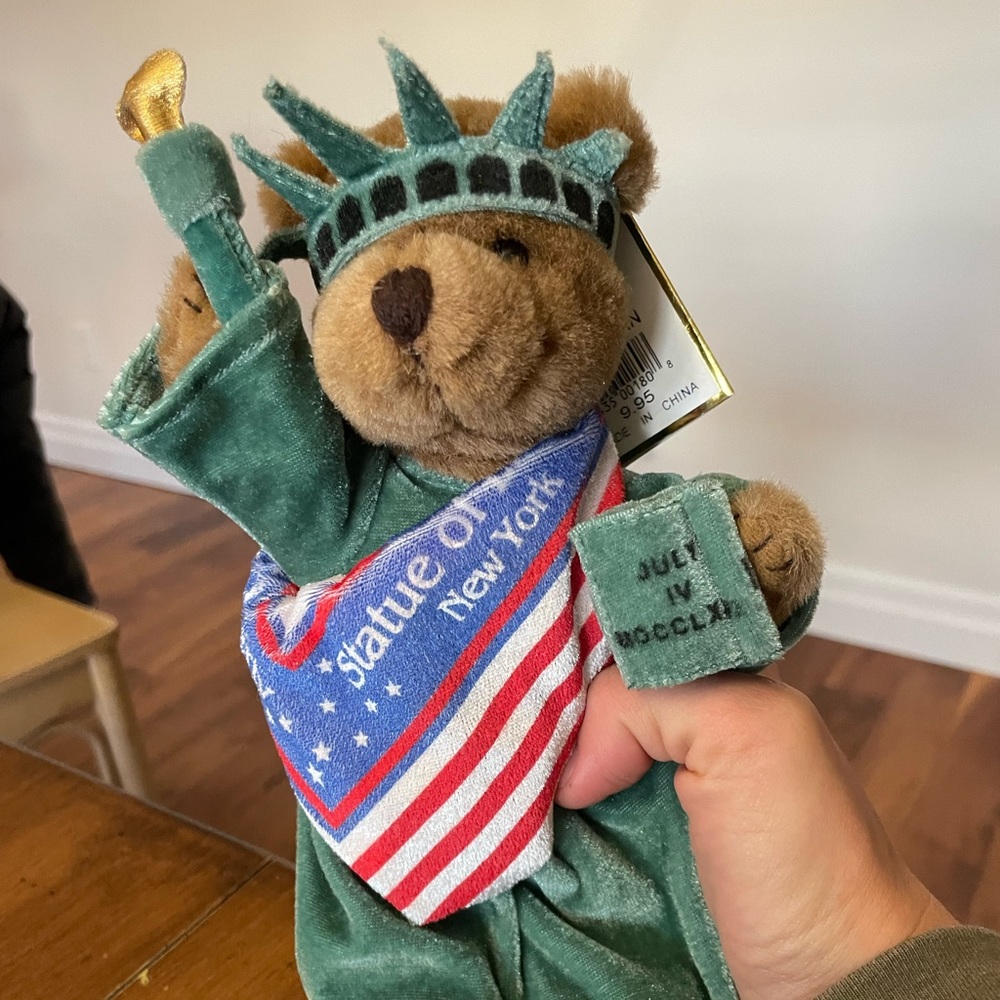 1999 Statue of Liberty Teddy Bear New York City Stars Stripes Jointed Bear 9"